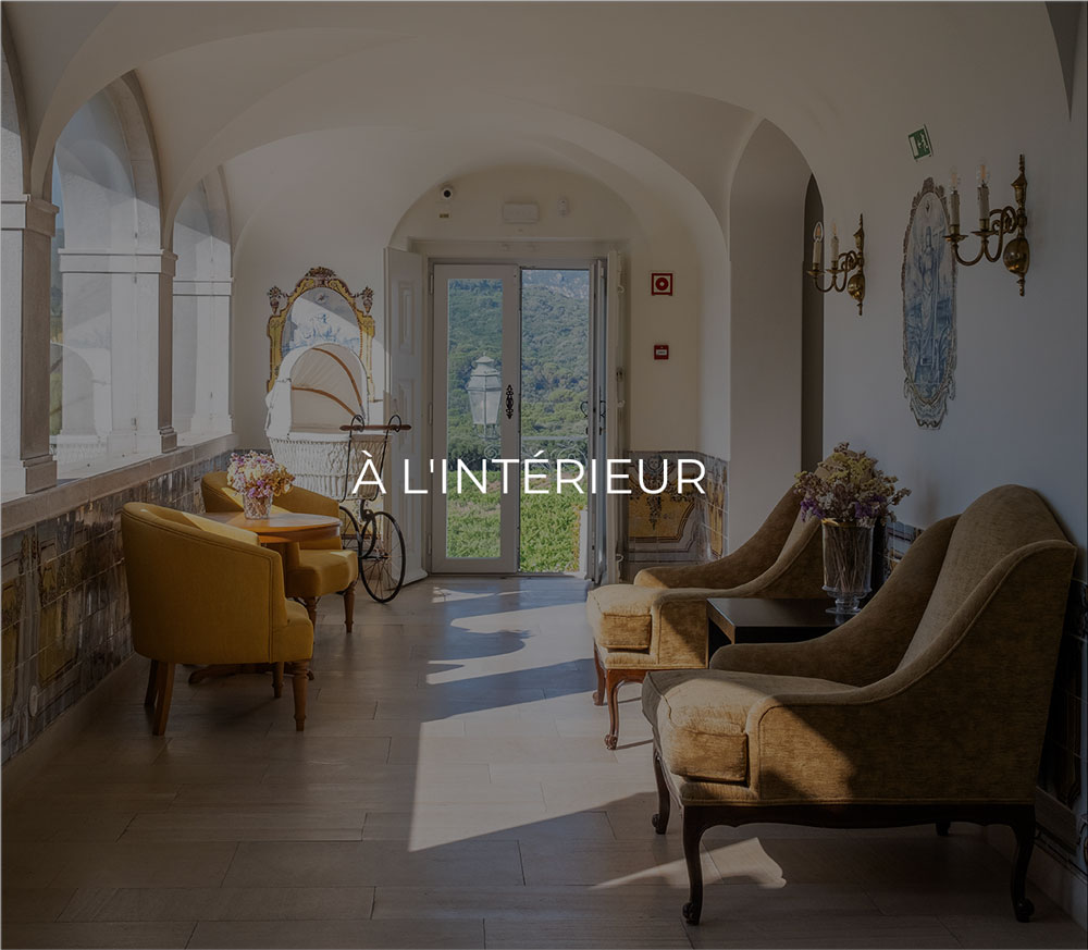 À-L'INTÉRIEUR